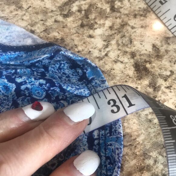 Kenar Size 2X Paisley Blue and White V Neck Blouse - Picture 5 of 9